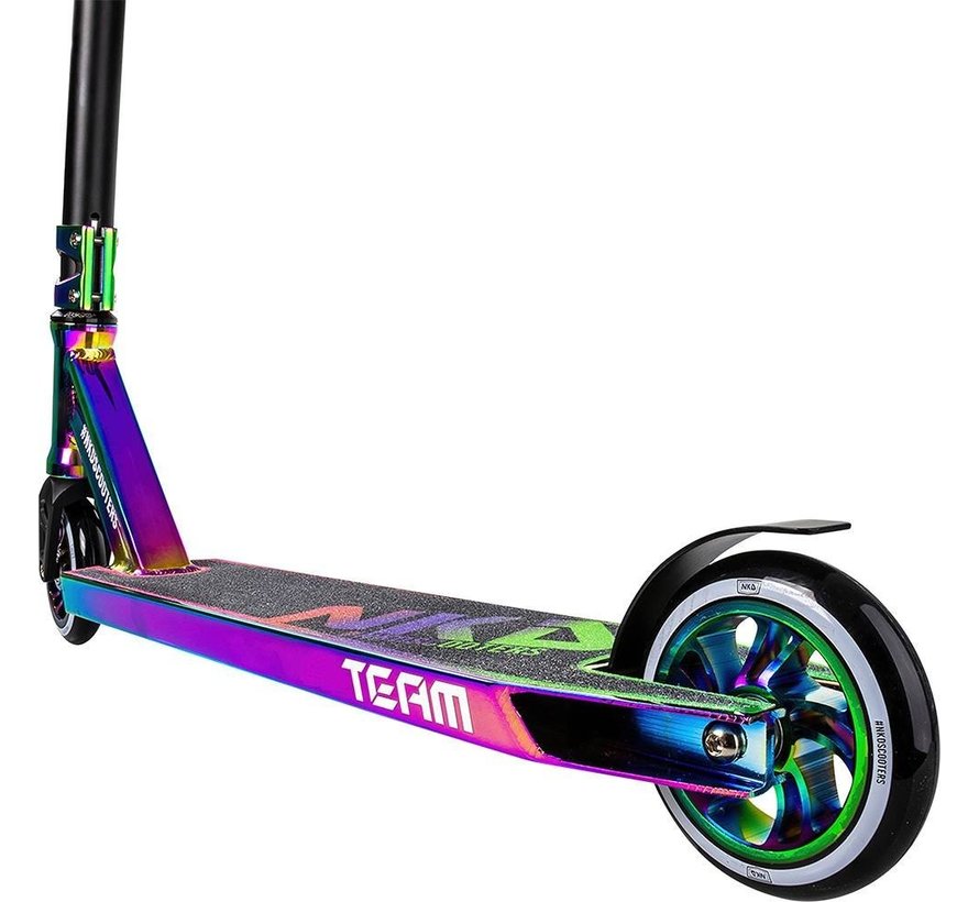 NKD Team stuntstep in de kleur Regenboog