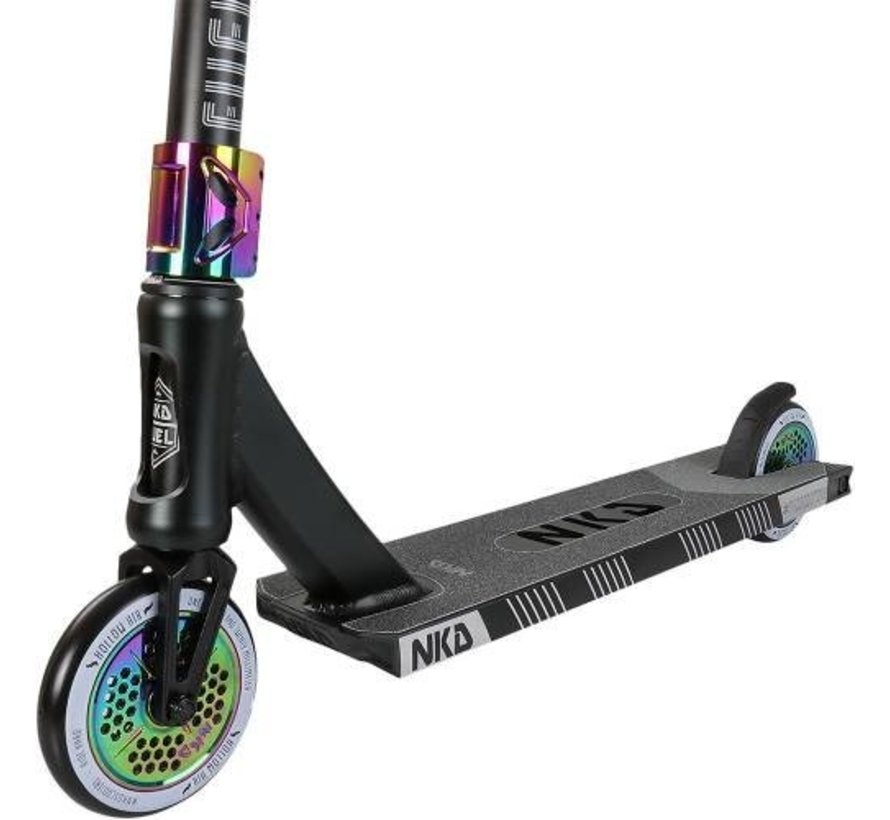 Patinete acrobático NKD Fuel Neocromo negro con plataforma corta