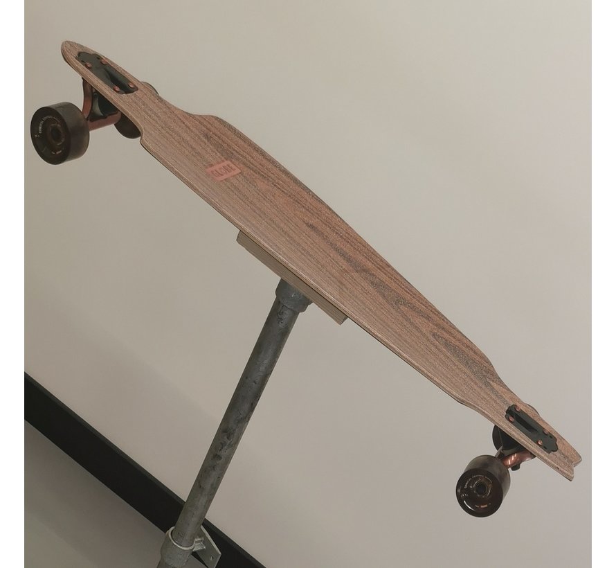 POP Globe longboard