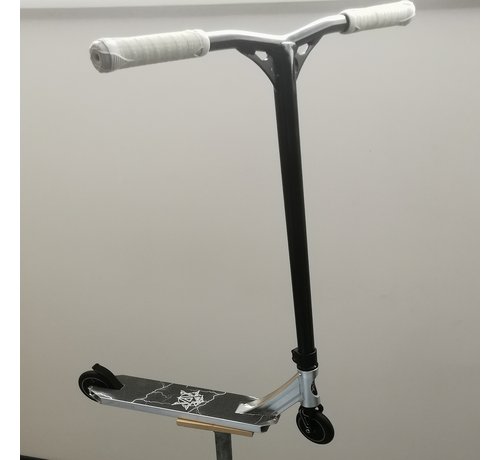 Custom  Scooter acrobatico personalizzato - Rivestimento argento