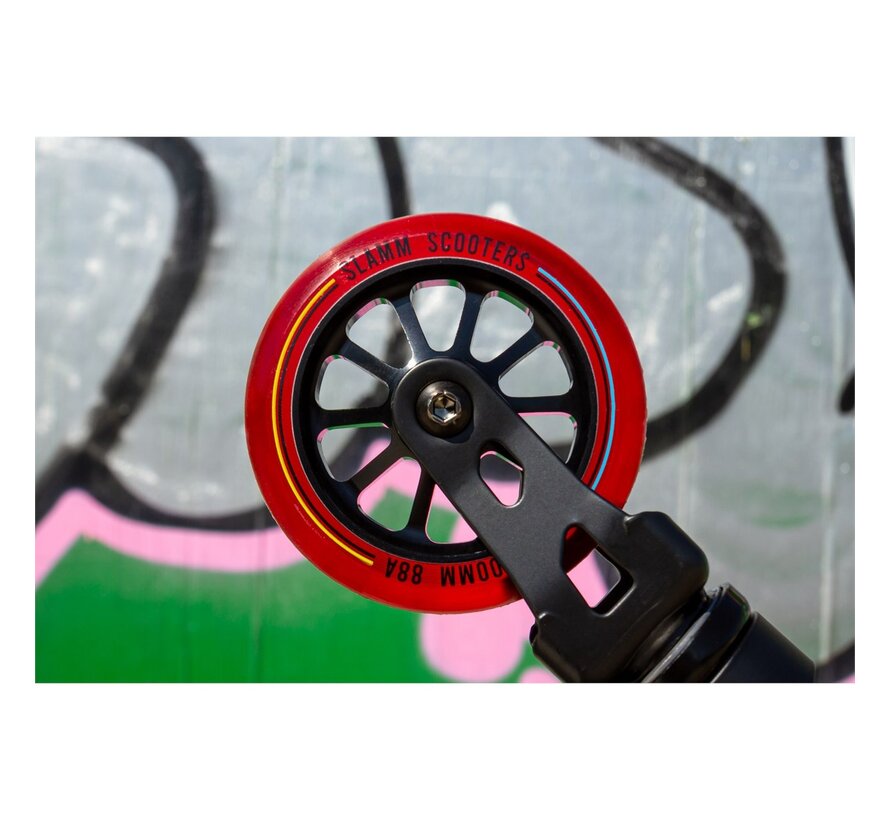 Slamm Classic V9 Stuntstep Black Red