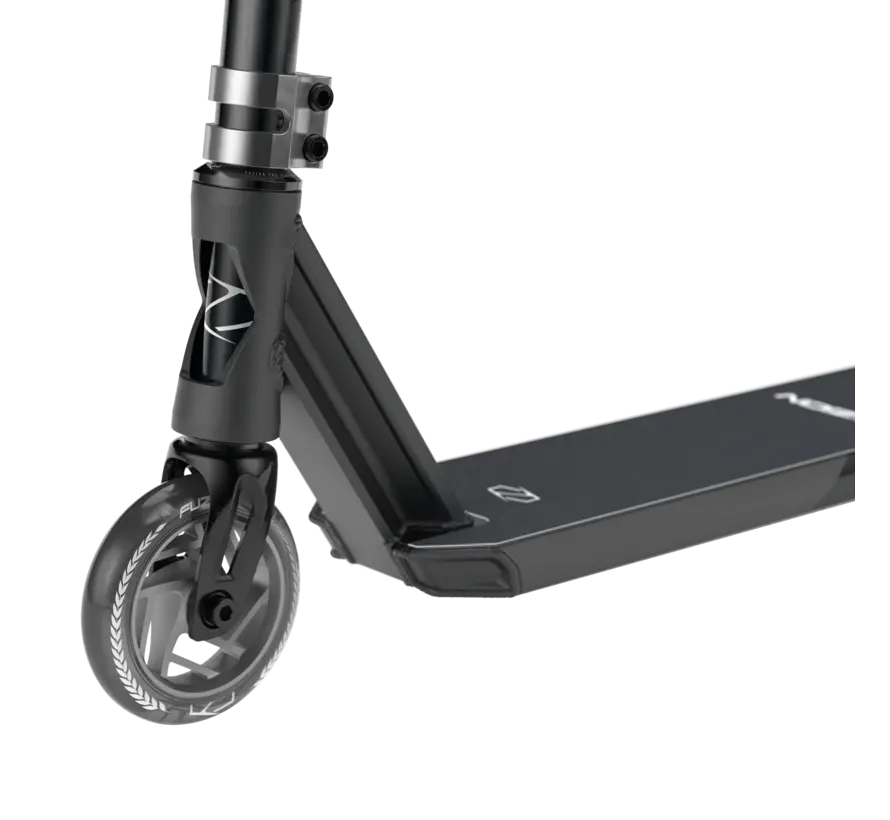 Fuzion Z300 22 serie stuntstep  Zwart voor de gevorderde rijder