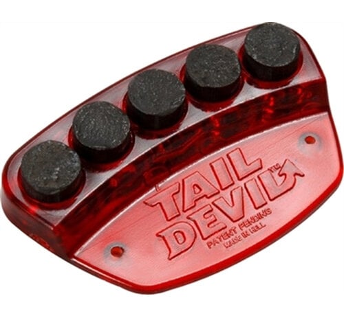 Tail Devil Tail Devil sprüht vor dem Skateboard Funken