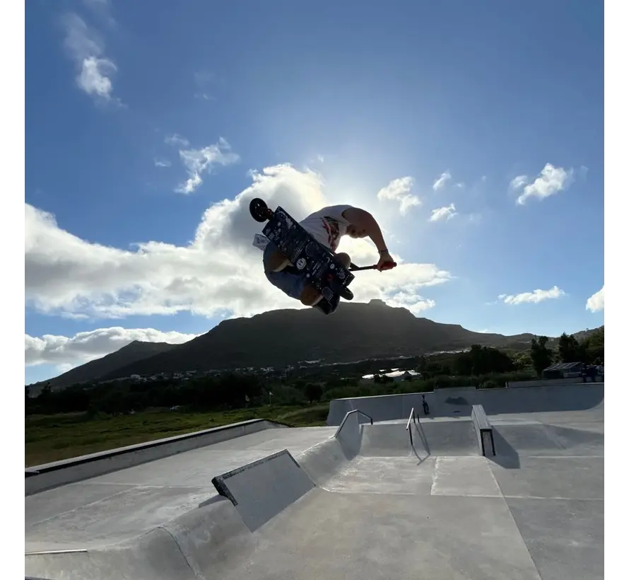 Hulajnoga wyczynowa NKD Mono czarno-czerwona 89 / 95 / 99,3 cm