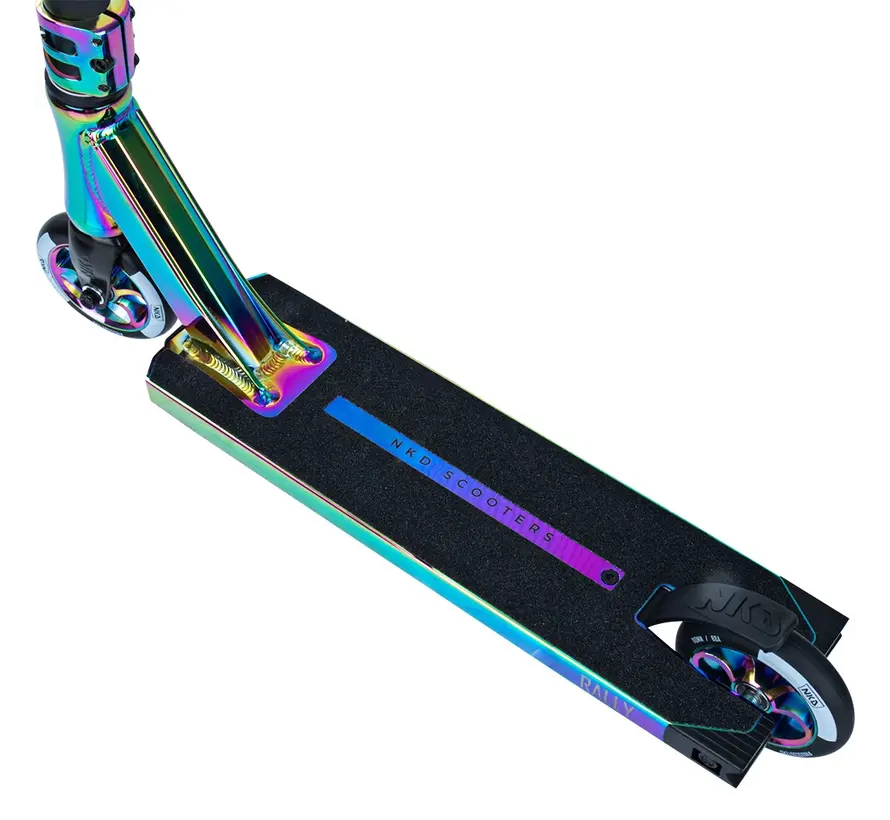 NKD Rally V4 Stuntstep Regenbogen 73cm