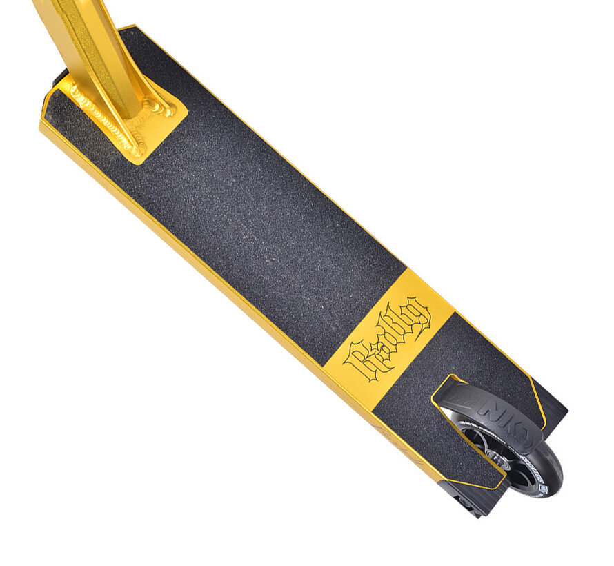 NKD Rally V2 Stuntstep Gold 79cm – dla młodych bohaterów kaskaderskich