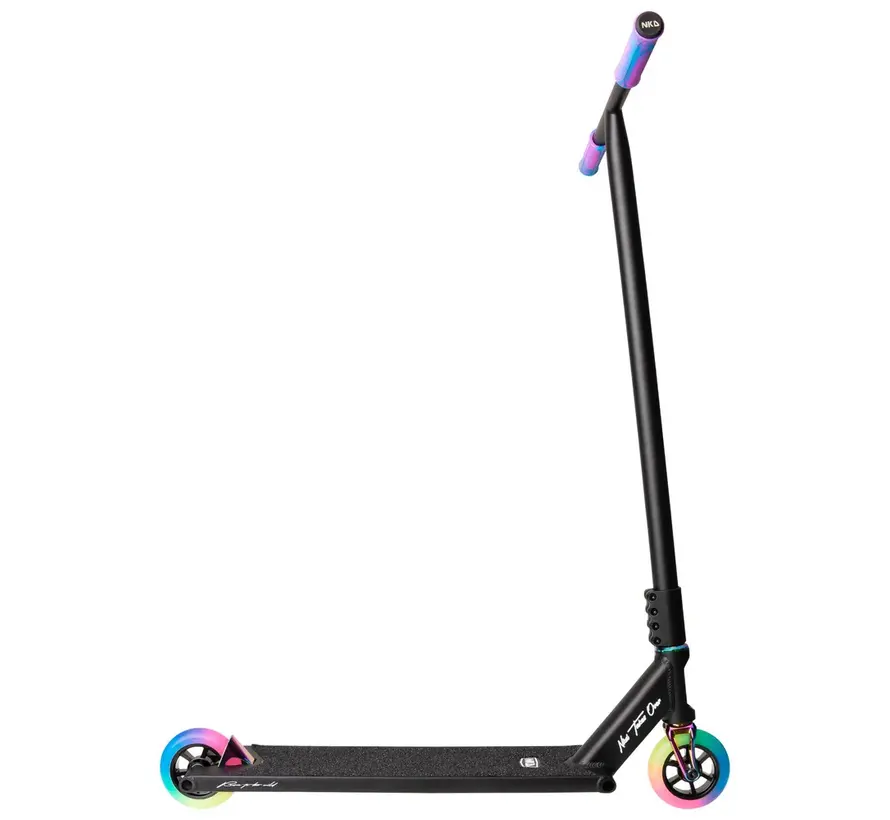 NKD Mono Stuntstep Schwarz/Regenbogen 89 cm – Für den ernsthaften Stuntfahrer