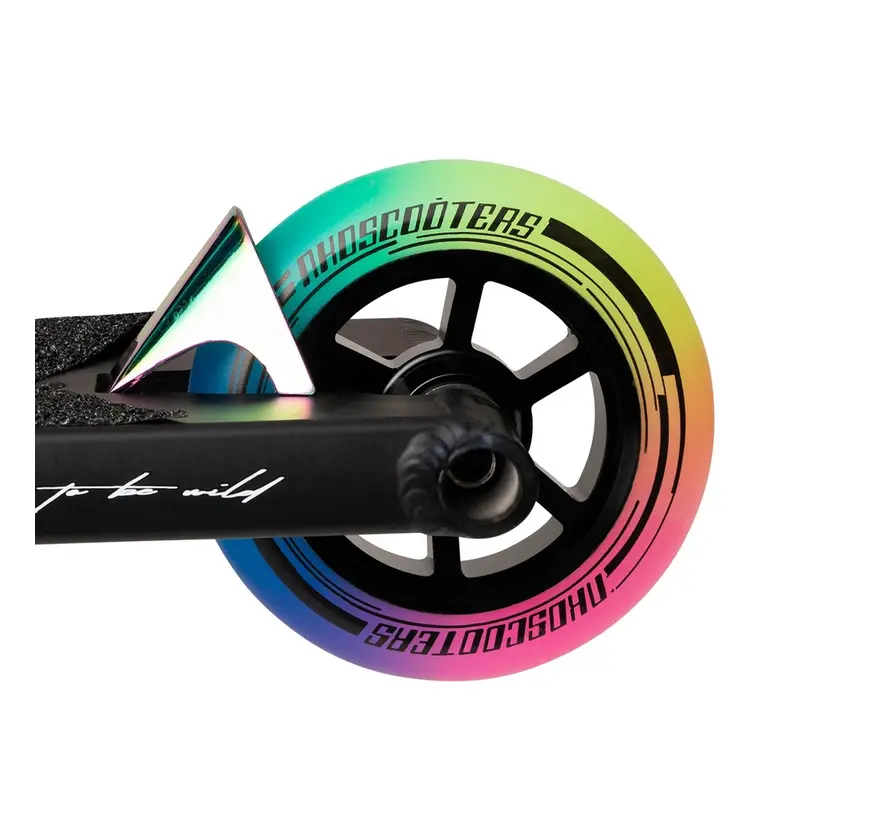 NKD Mono Stuntstep Schwarz/Regenbogen 89 cm – Für den ernsthaften Stuntfahrer