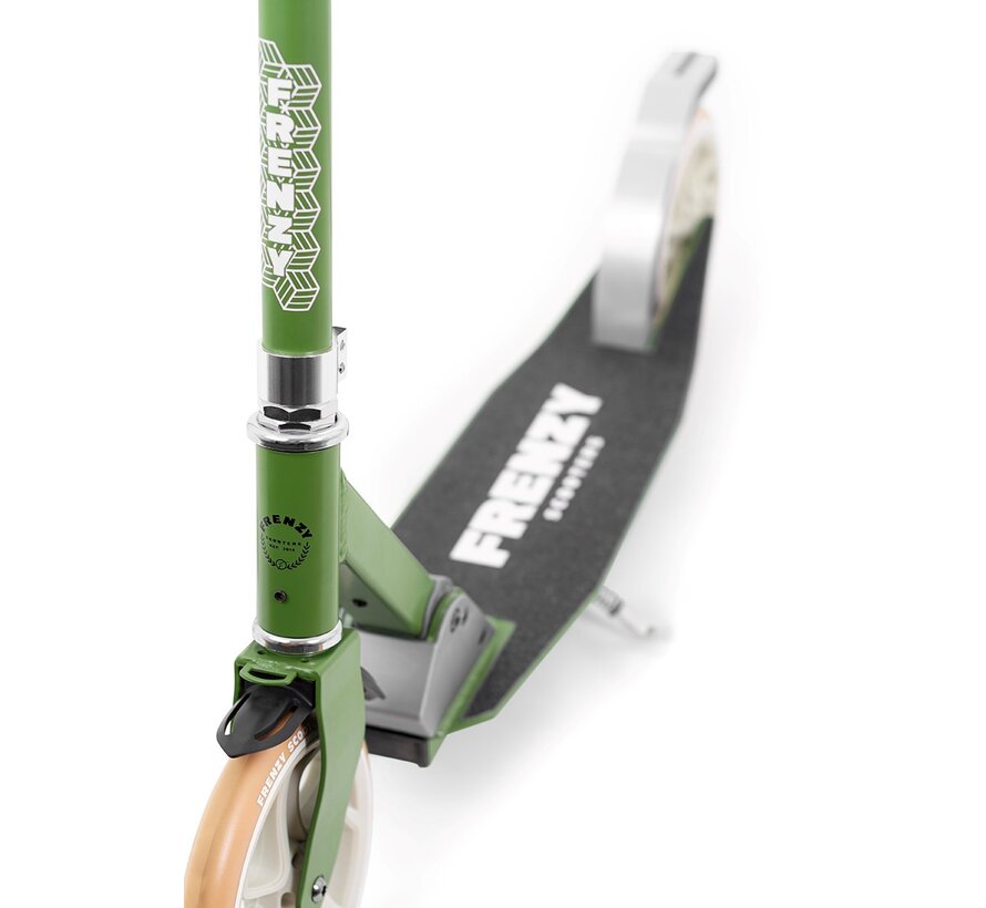 Trottinette pliable Frenzy 205 V4 à double frein, verte – Mobilité élégante et sûre
