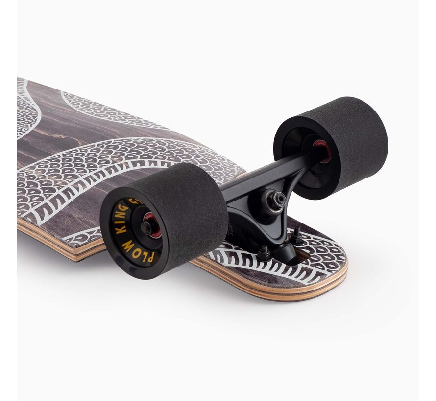 Longboard Landyachtz Drop Cat Python de 38" con drop-through: un cruiser estable y cómodo para el día a día.