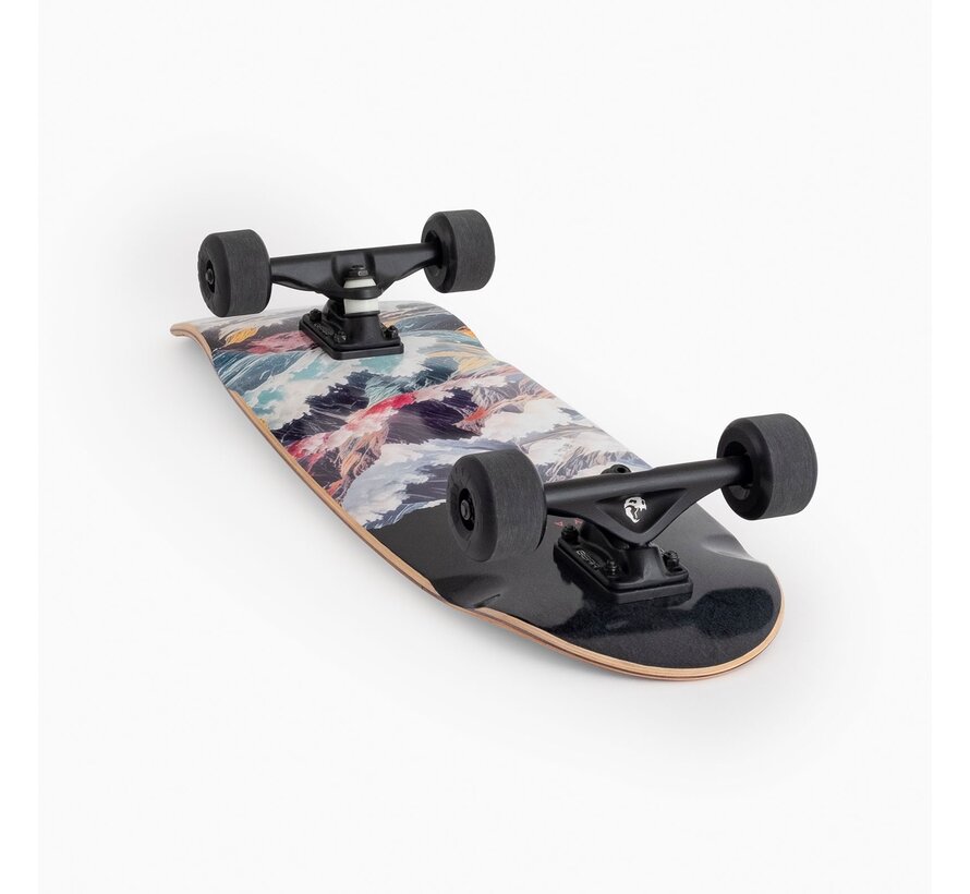 Landyachtz Tugboat Atmosphere Cruiser Longboard de 30 pulgadas: un crucero compacto y maniobrable para uso diario.