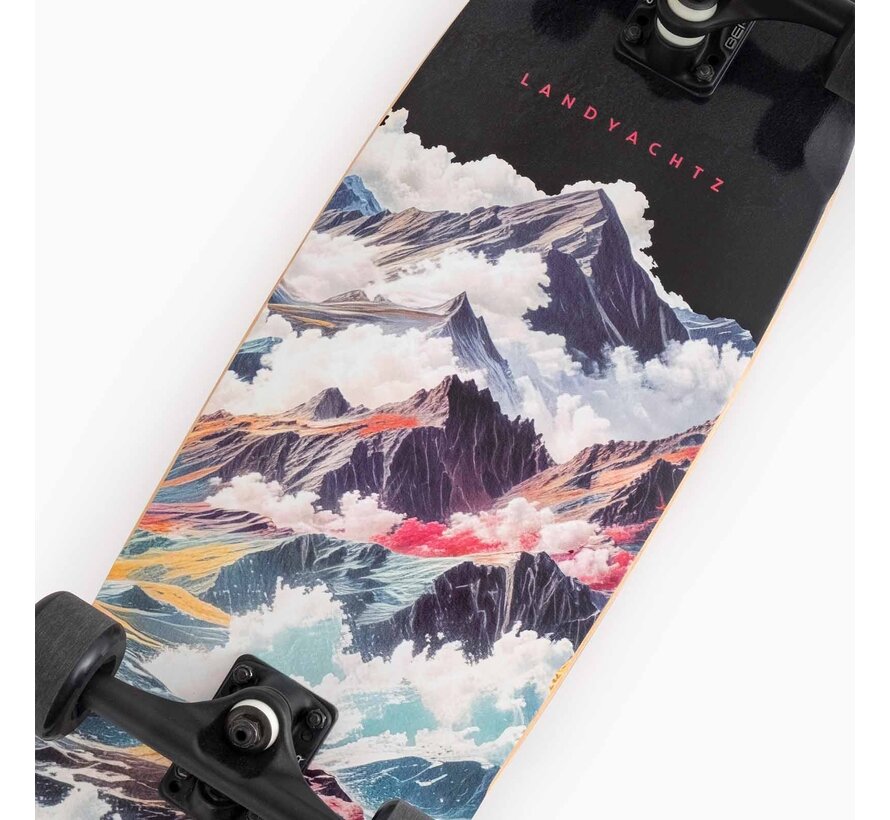 Landyachtz Tugboat Atmosphere Cruiser Longboard de 30 pulgadas: un crucero compacto y maniobrable para uso diario.