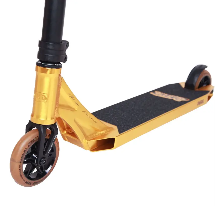 NKD Park Stuntstep – Lightweight, strong and perfect for skate park tricks