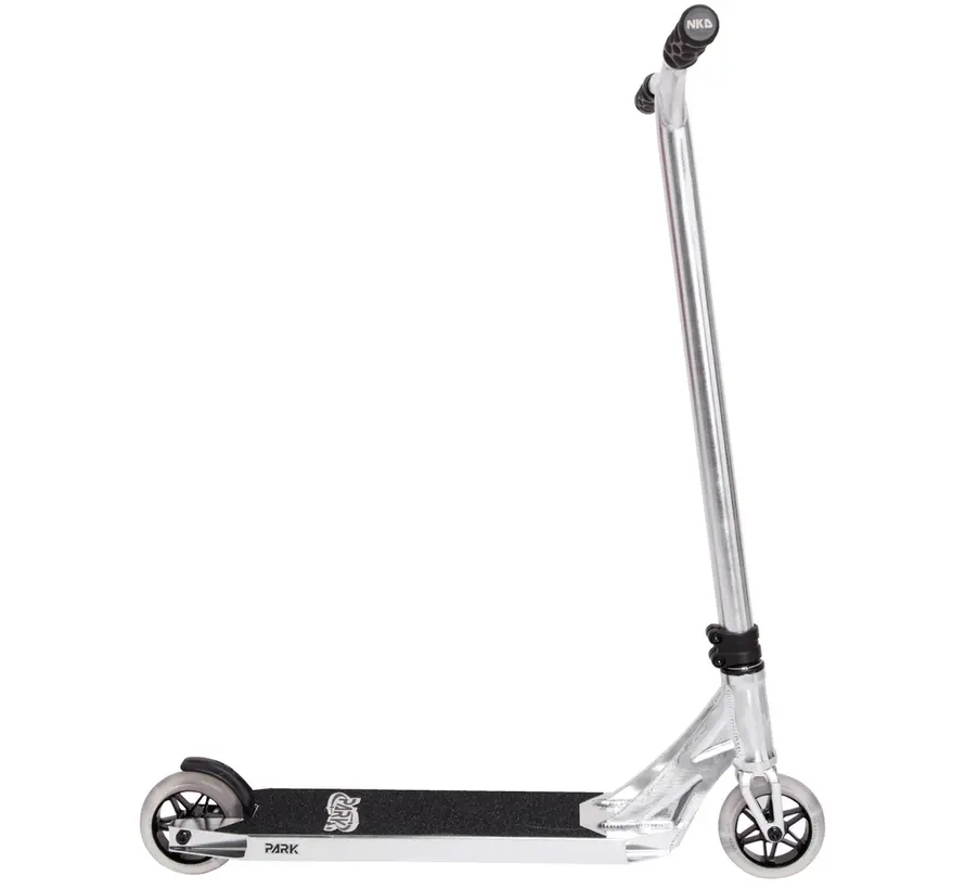 NKD Park Stuntstep – Lightweight, strong and perfect for skate park tricks