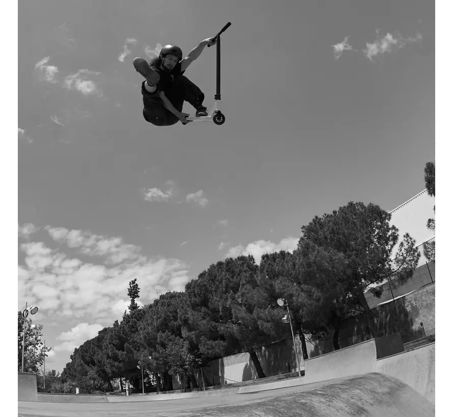 NKD IDC Stuntstep – Zwarte, Robuuste Parkstep met 110 mm Wielen