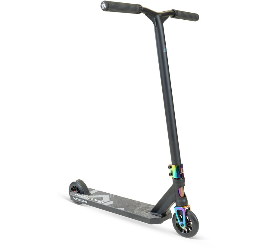 MGP MG5 Axion Black/Neo Chrome – Aluminum deck, 110mm wheels