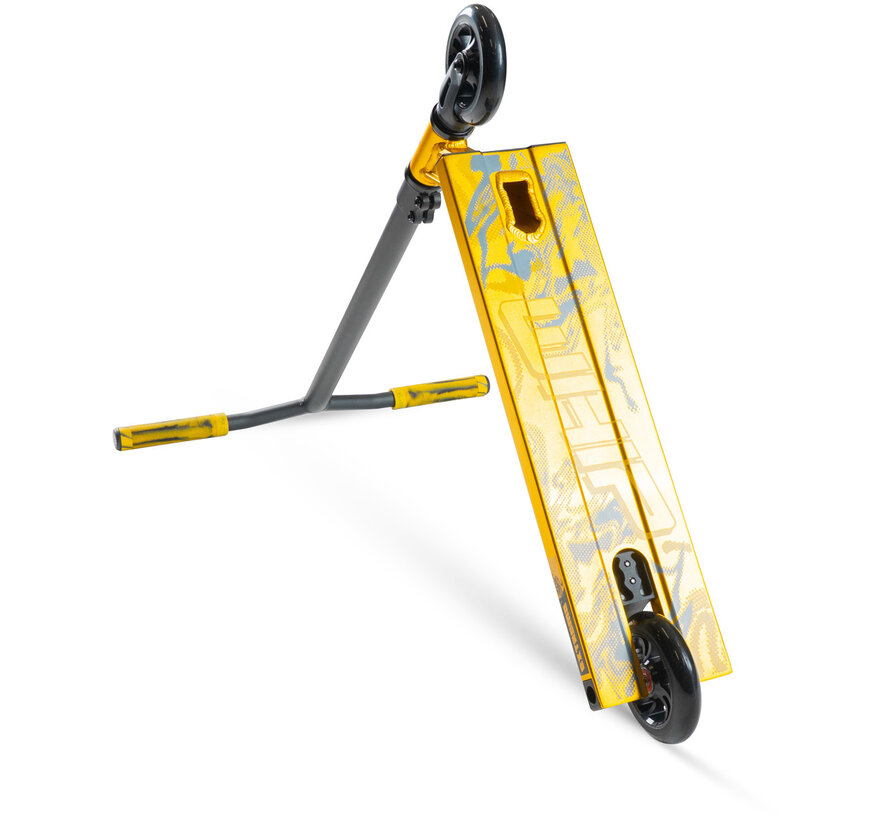 MGP Whip Extreme Stunt Scooter Black/Gold – 110 mm wheels, aluminum deck & IHC compression for freestyle riders