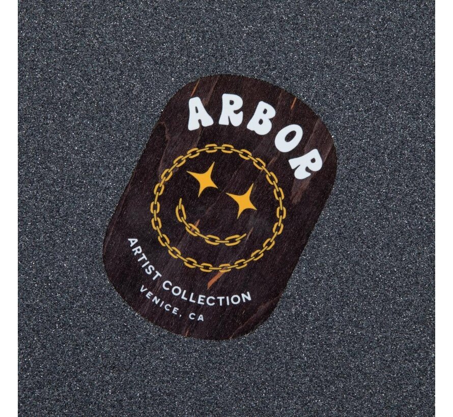 Arbor Axis 37″ Boss Dog Artist kompletny longboard – cruiser typu drop-through z 7-warstwową konstrukcją z klonu, truckami Paris i kołami Easyrider 78A o średnicy 69 mm