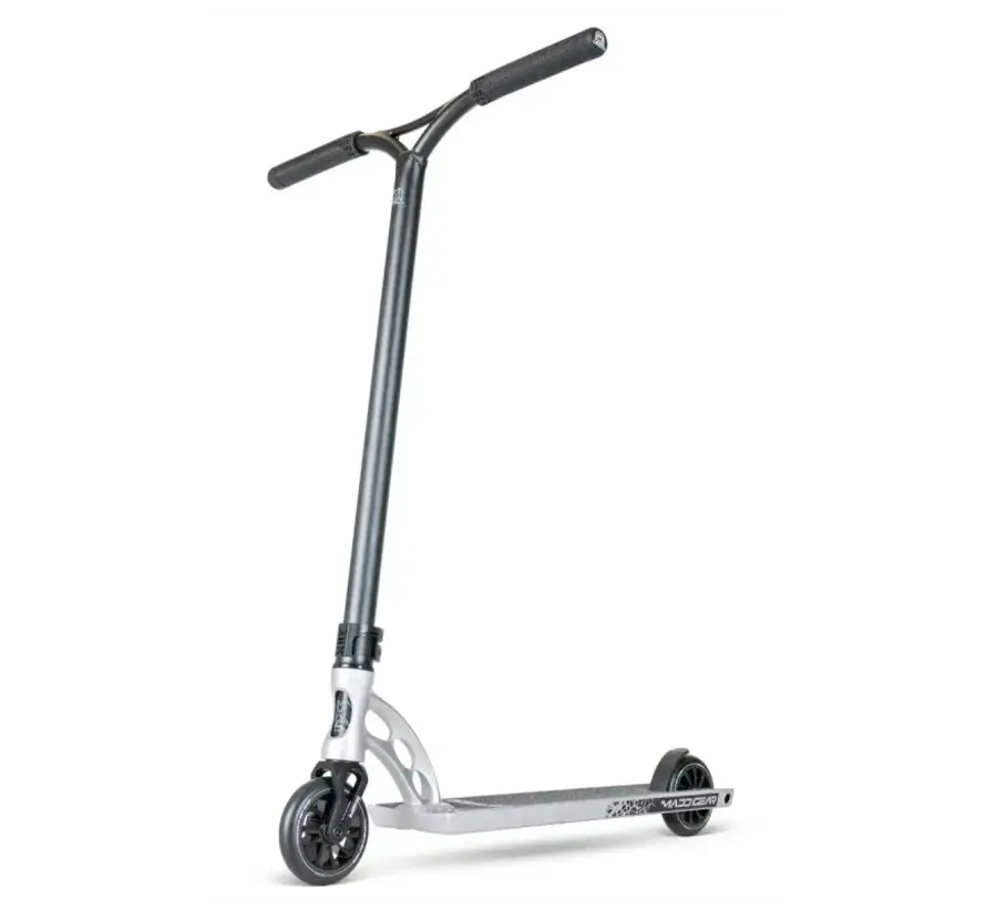 MGP MGO 550 Stuntstep Silver Dust Aluminium Deck 52 cm × 14 cm, 110 mm Wielen & ABEC 11 Lagers