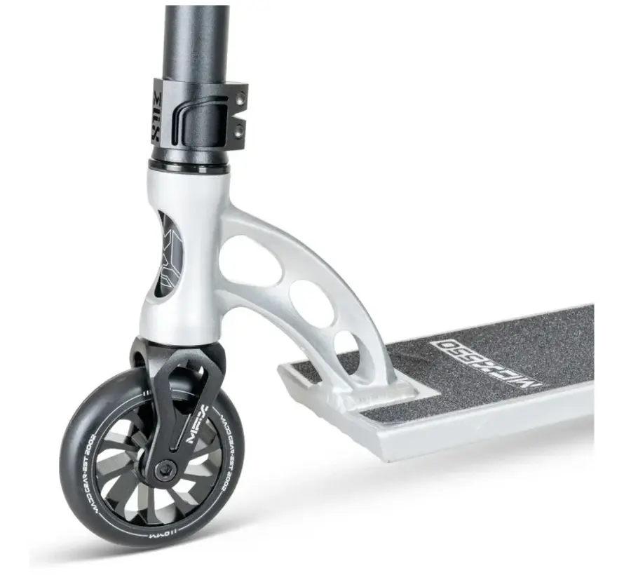 MGP MGO 550 Stuntstep Silver Dust Aluminium Deck 52 cm × 14 cm, 110 mm Wielen & ABEC 11 Lagers
