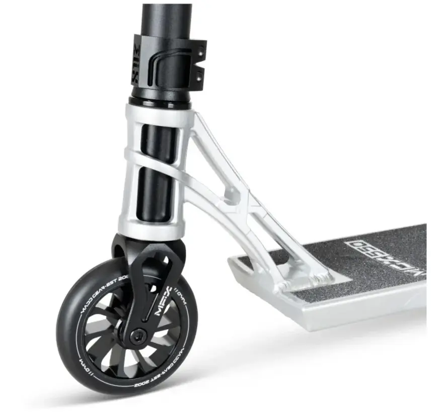 MGP MGX 550 Stuntstep Silver Dust Aluminium Deck 52 x 14 cm, 110 mm Wielen, ABEC 11 Lagers en IHC Compressie