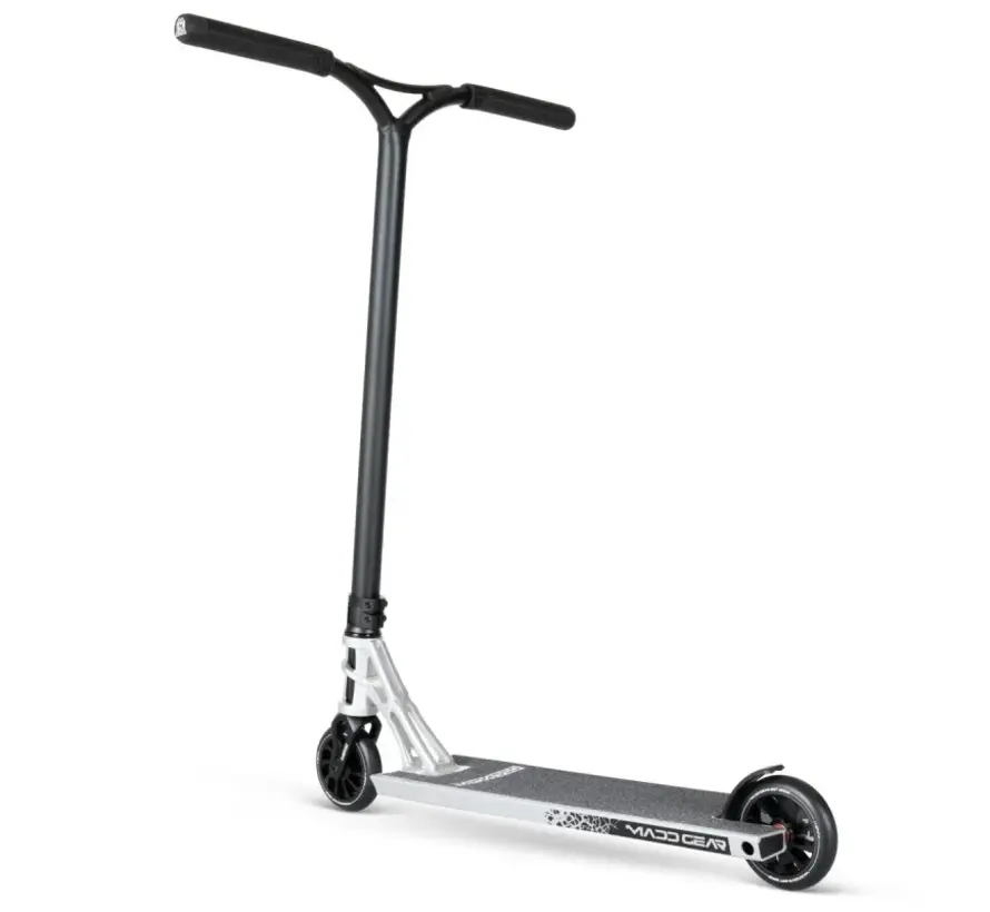 Hulajnoga wyczynowa MGP MGX 550 z aluminiowym podestem Silver Dust o wymiarach 52 x 14 cm, kołami 110 mm, łożyskami ABEC 11 i kompresją IHC
