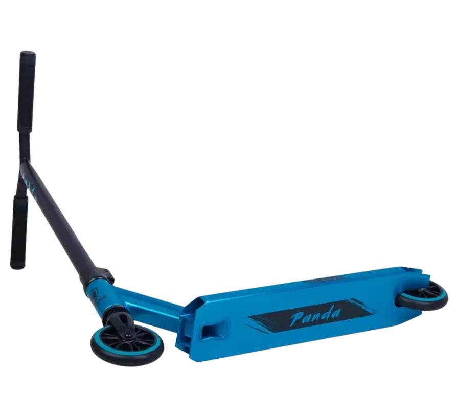 Trottinette freestyle Panda Initio v2, couleur turquoise. Modèle d'entrée de gamme léger et robuste avec roues de 100 mm, guidon en T en acier et système de compression IHC fiable.