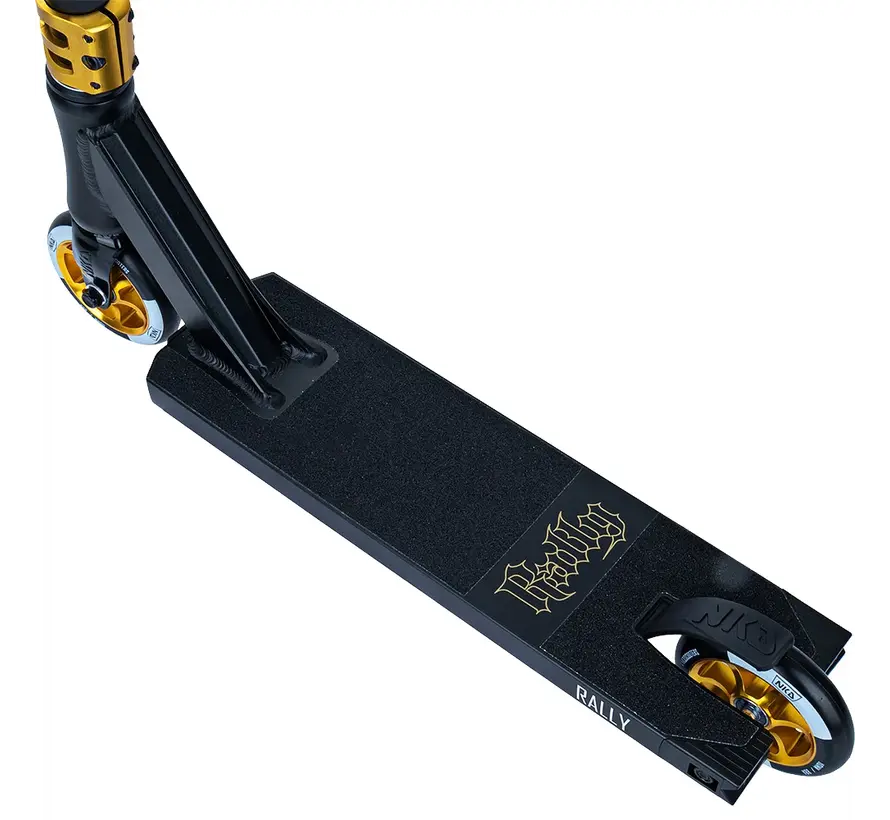 NKD Rally Black/Gold V2 79 cm – Premium-Stunt-Scooter mit 110-mm-Rädern und HIC-Kompressionsfederung