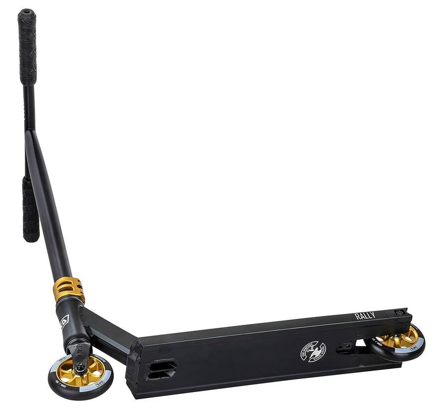 Patinete acrobático NKD Rally V4 negro-dorado 83 cm