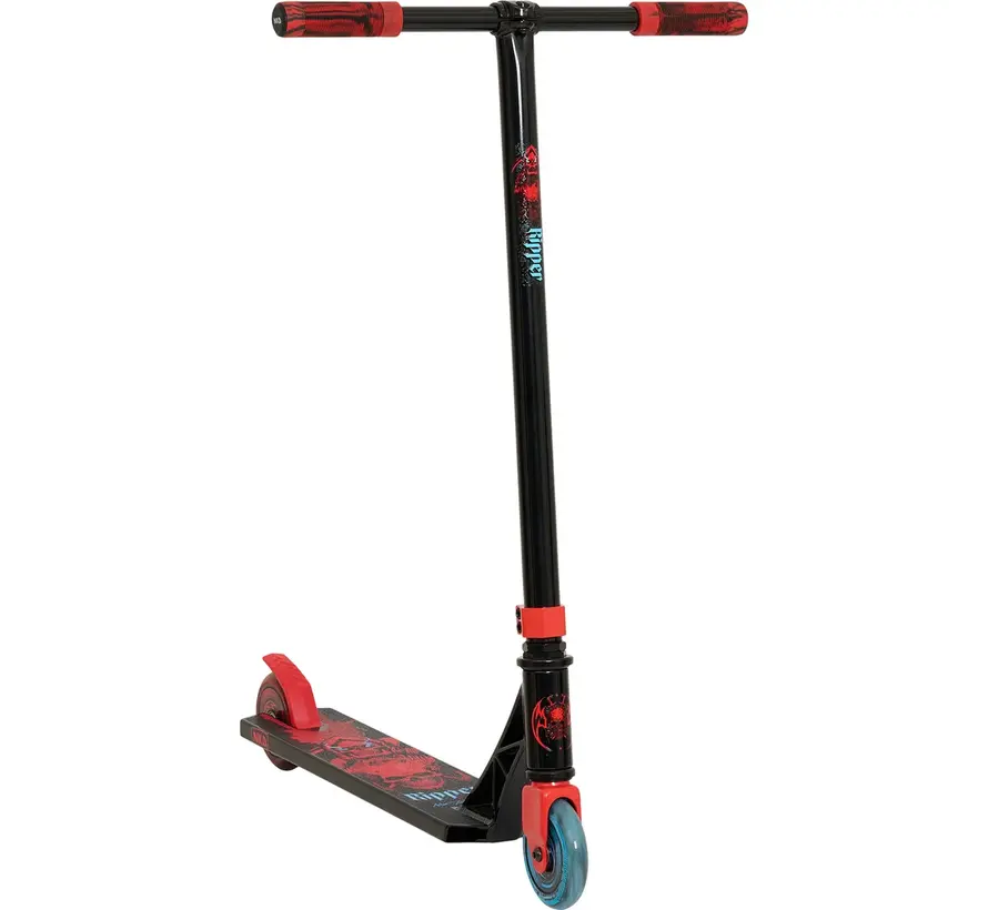 Trottinette freestyle NKD Ripper noire et rouge, au design saisissant et à la base stable.