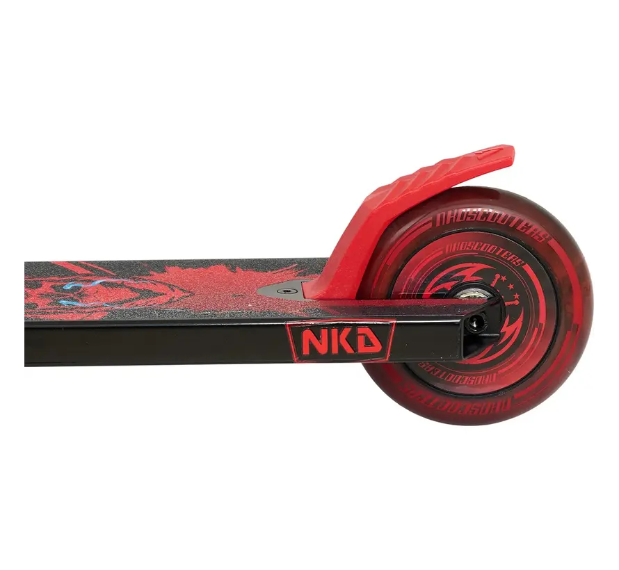 Trottinette freestyle NKD Ripper noire et rouge, au design saisissant et à la base stable.
