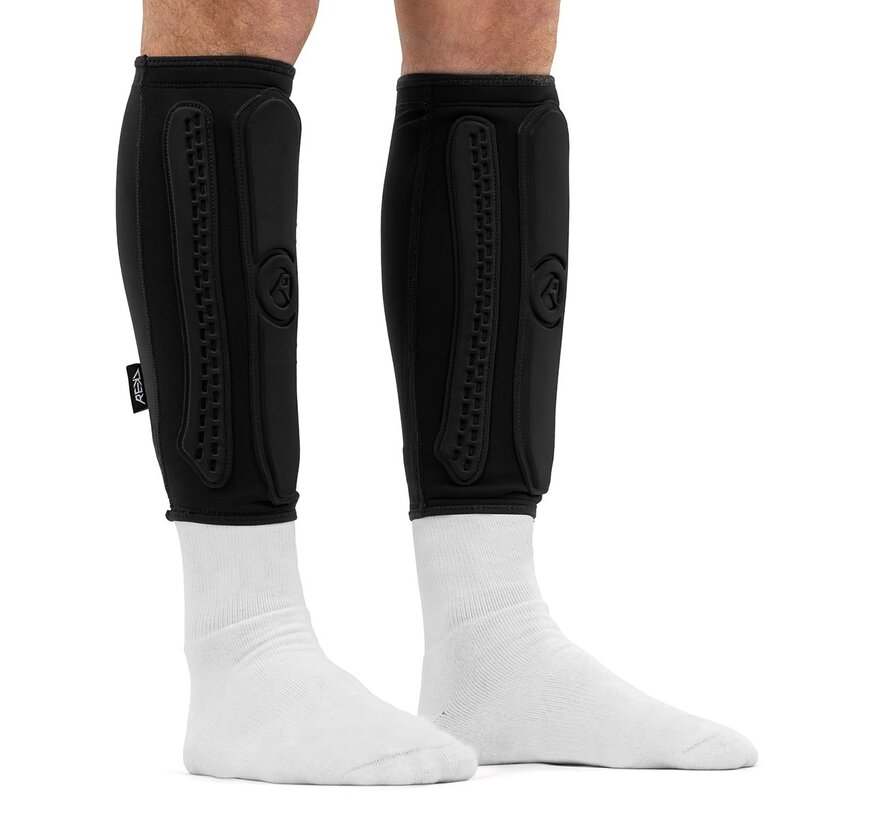 Protectores de espinilla y tobillo REKD Energy RKD840 Covert: protectores de espinilla y tobillo finos con acolchado amortiguador.