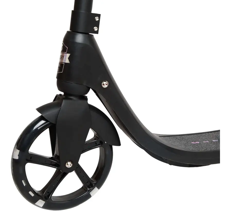 Story City Ride Step Black LED, une trottinette élégante pour les transports urbains
