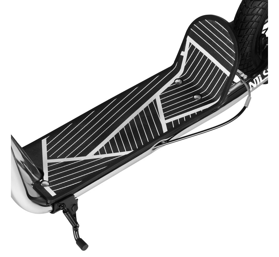 Nils Step with large pneumatic tires, color Silver