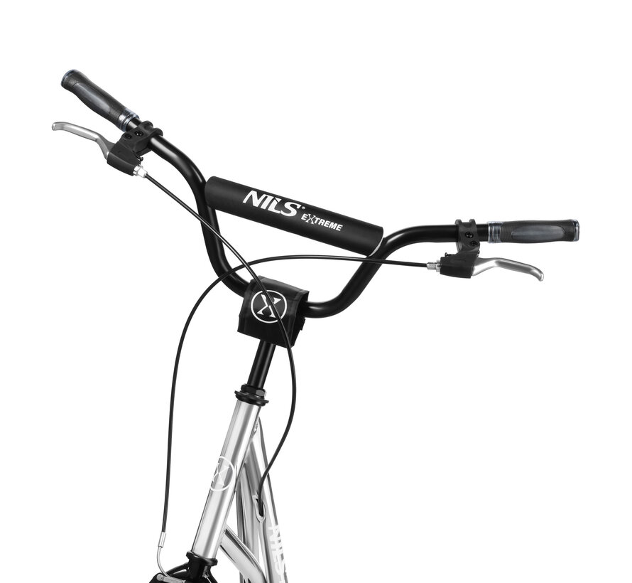 Nils Step with large pneumatic tires, color Silver