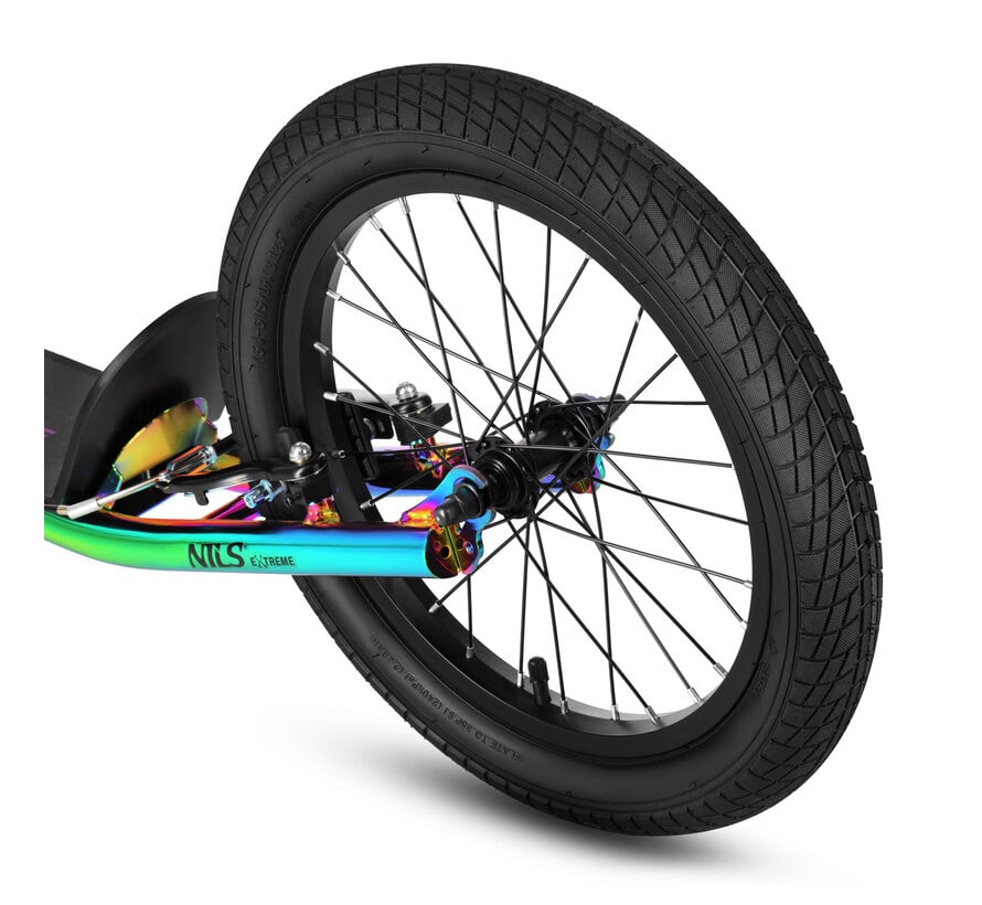 Nils Step met grote luchtbanden Neochrome