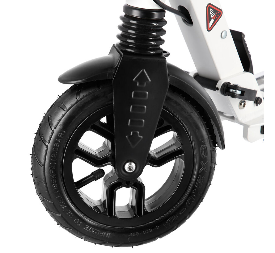 Beautiful white scooter from Nils with handbrake