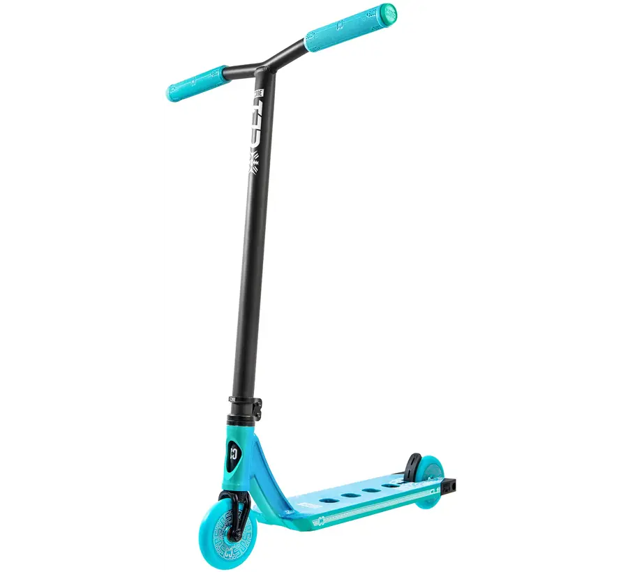 Core CL1 Stunt Scooter – lightweight freestyle stunt scooter with 110 mm wheels, IHC compression, and a 5-inch box-cut deck