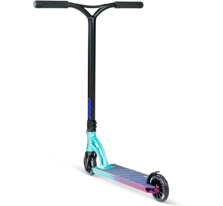 Patinete acrobático MGP Origin 450: un patinete de estilo libre robusto con ruedas Turbine de 110 mm y una configuración duradera lista para el parque.