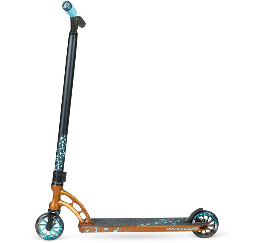 Hulajnoga wyczynowa MGP Origin 500 – hybrydowa hulajnoga freestyle'owa do jazdy w parku z kołami Turbine o średnicy 110 mm, pokładem Flute-Tech i aluminiową obudową 6061 T6