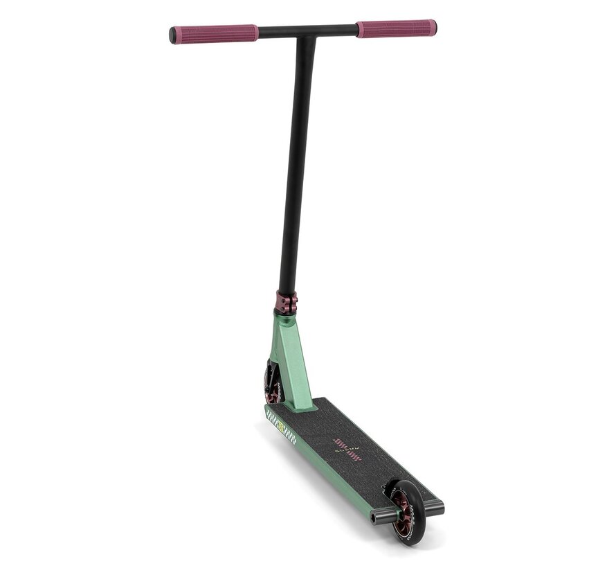 Slamm Assault Pro Stuntstep Green Professionele Stuntstep met T6 Aluminium Deck IHC Compression en 110mm Aluminium Core Wielen