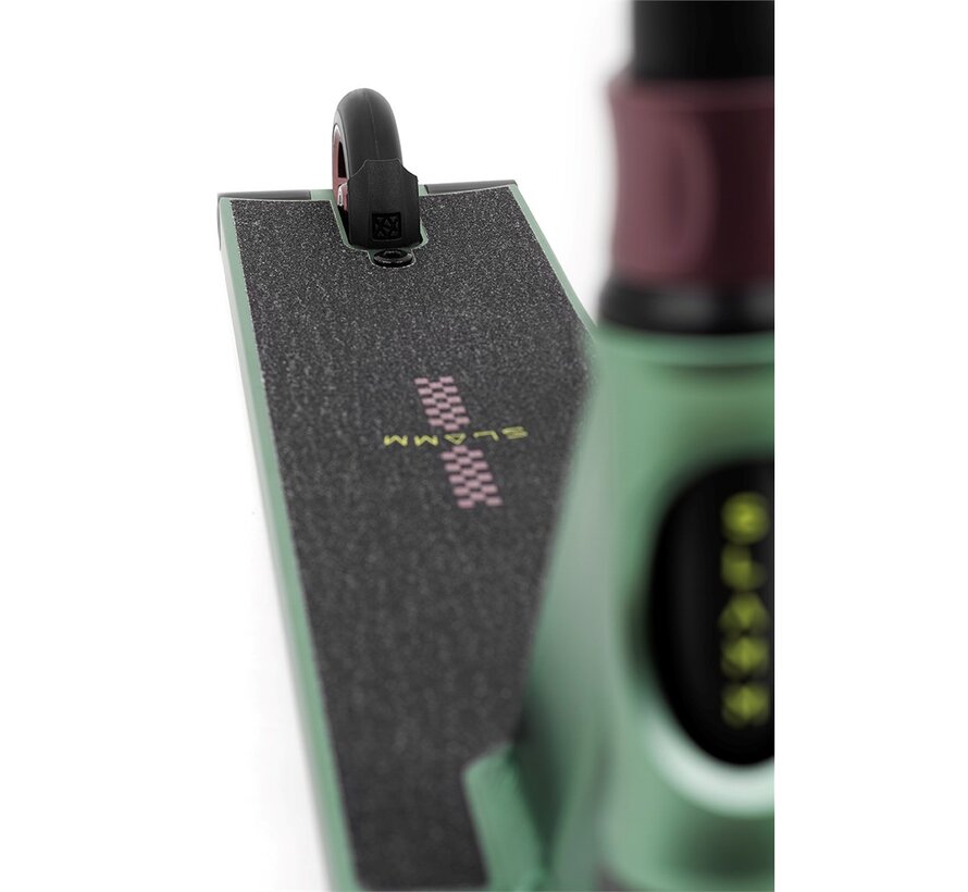 Slamm Assault Pro Stuntstep Green Professionele Stuntstep met T6 Aluminium Deck IHC Compression en 110mm Aluminium Core Wielen