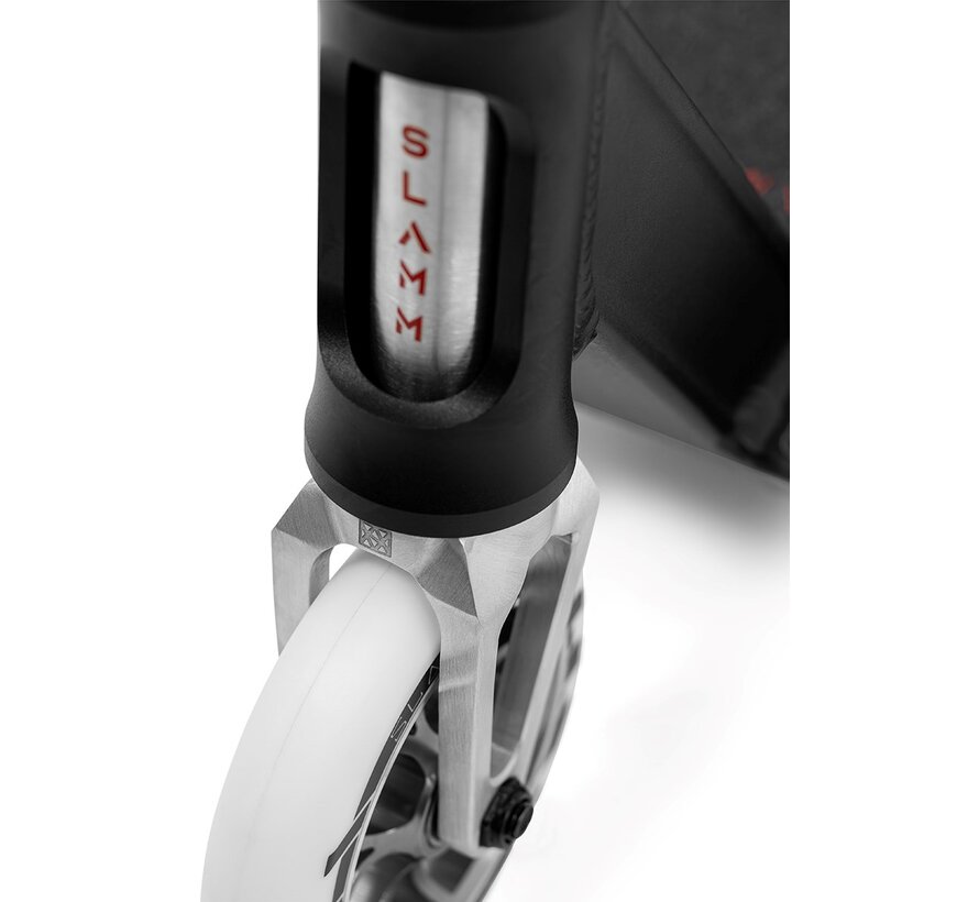 Slamm Strobe Pro Stuntstep Black Silver Professionele Stuntstep met Breed Deck 115mm Wielen en IHC Compression voor Park en Street