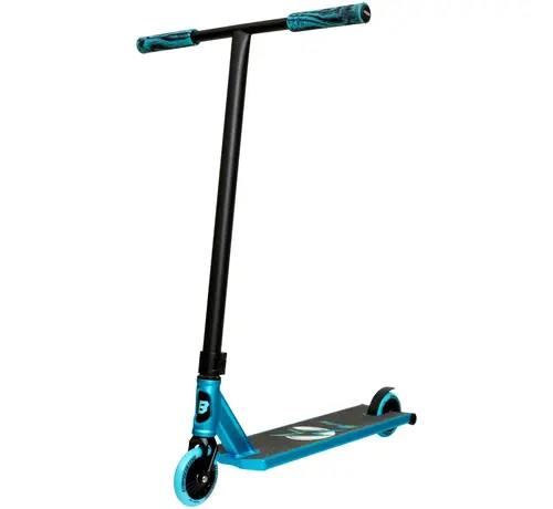 Story Trottinette freestyle Story Blitz Mint : trottinette freestyle professionnelle de rue avec plateau large, roues de 110 mm et compression HIC pour un contrôle optimal.