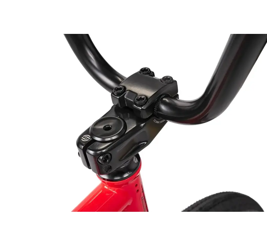 Bicicleta BMX Wethepeople Thrillseeker 20 Freestyle roja. Bicicleta BMX robusta con geometría moderna para uso en calle y parque.