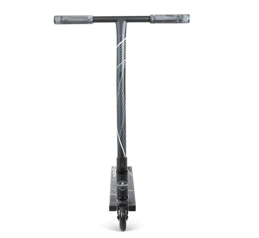 Monopattino acrobatico MGP MG1 nero, leggero, ideale per freestyle, con ruote da 110 mm con nucleo in alluminio e sistema di compressione IHC.