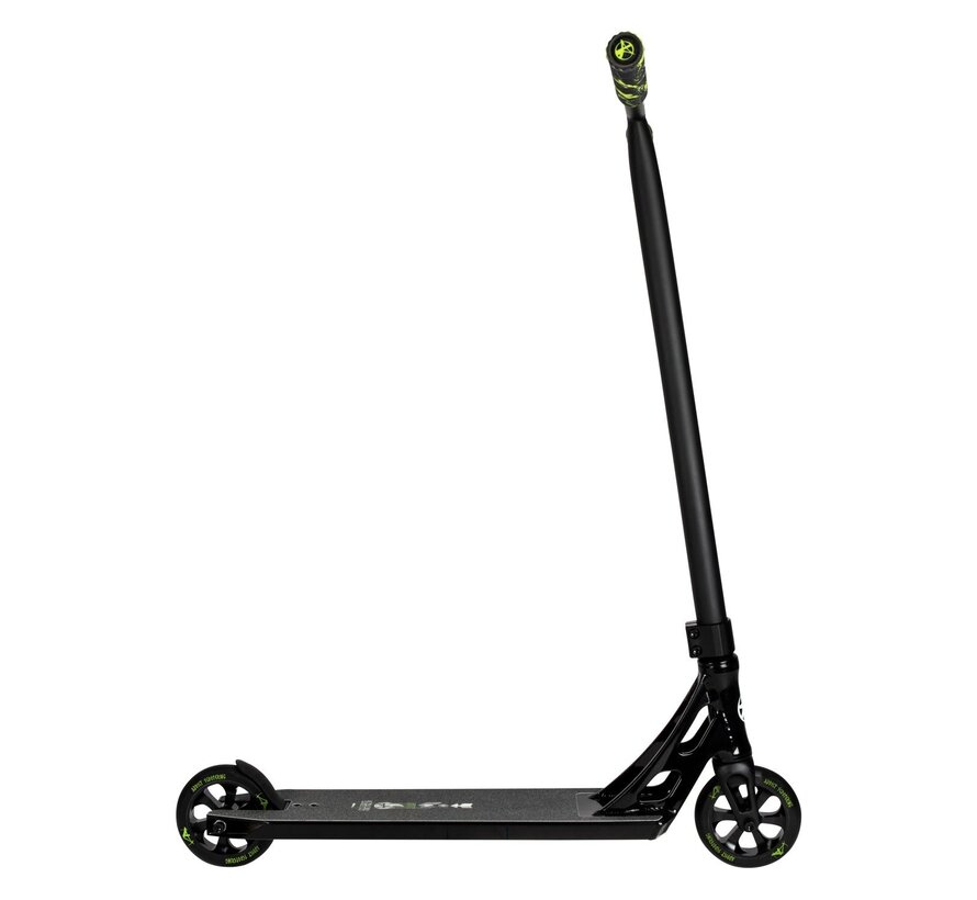 Addict Burner - Glitch Stuntstep Black/Black 520mm - complete stuntstep voor park en street