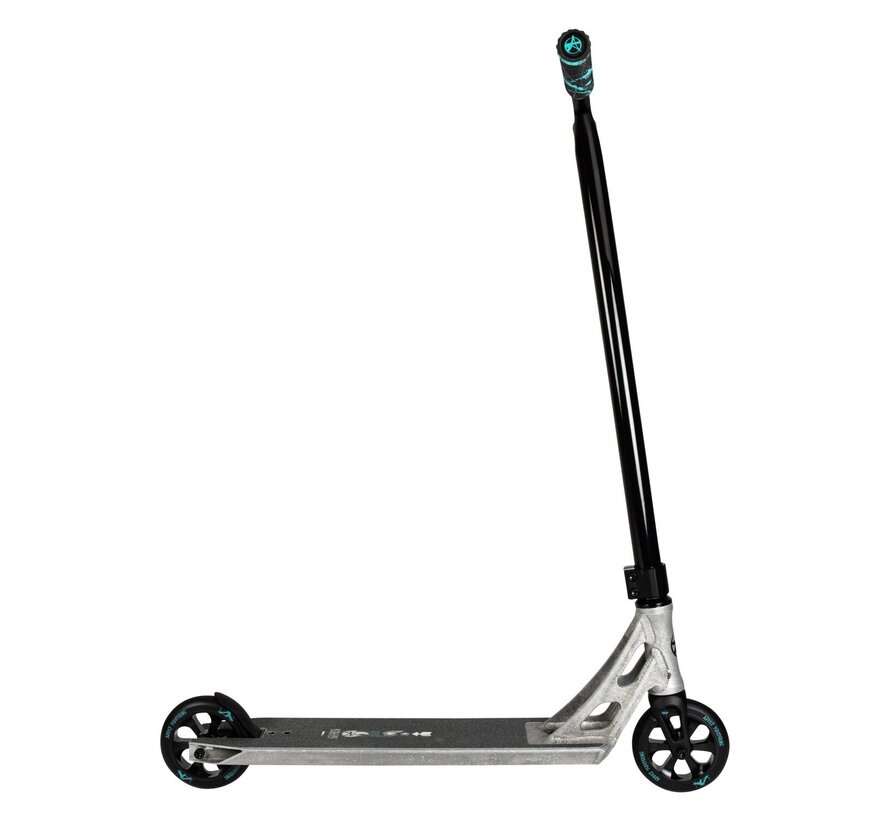 Addict Burner - Glitch Stuntstep Black/Raw 520mm - complete stuntstep voor park en street