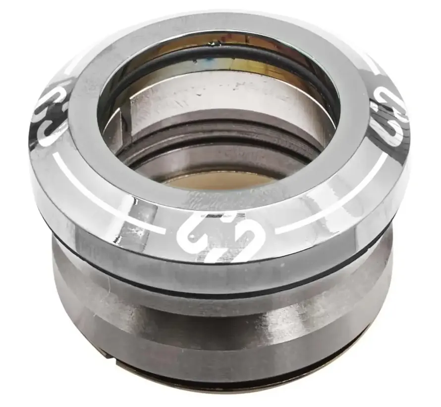 Cuffie integrate CORE Icon per monopattino acrobatico, colore argento: robuste e pronte all'azione.