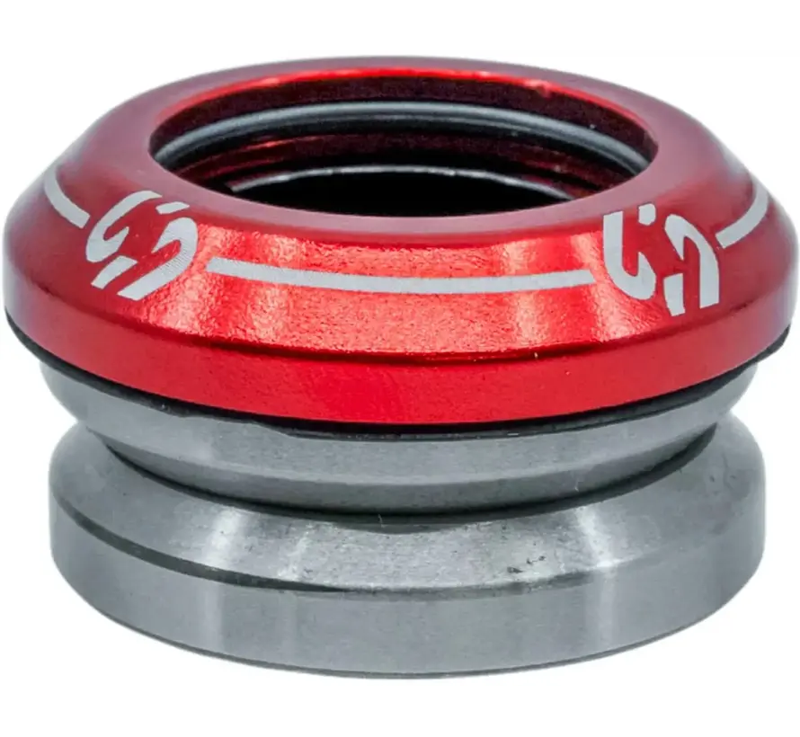 Patinete acrobático CORE Icon con dirección integrada, color rojo: resistente y listo para la acción.